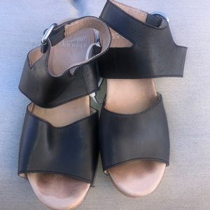 Dansko clogs guc